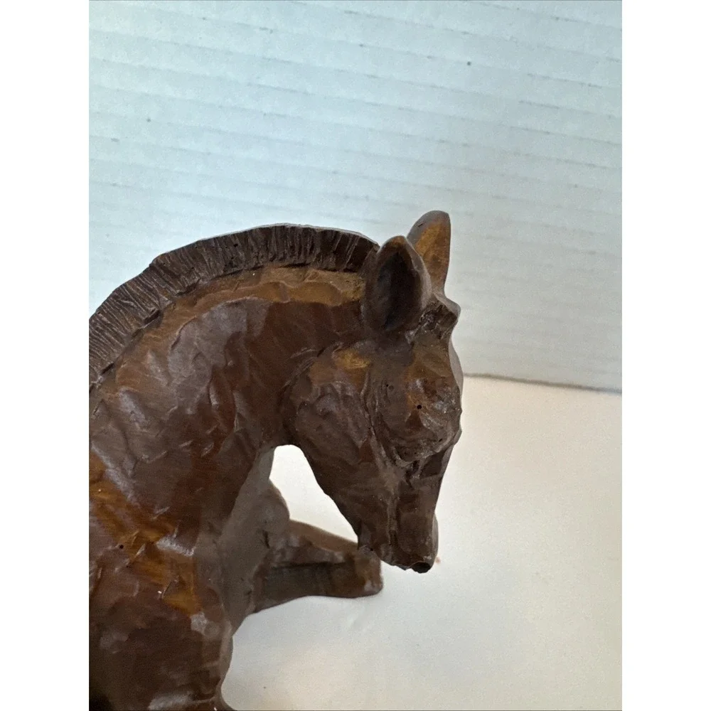 N/A horse figurine